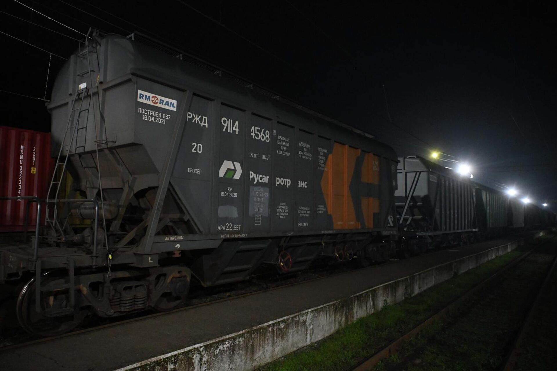 Первая партия российской пшеницы, прибывшей по железной дороге через Азербайджан, на станции Айрум (6 ноября 2025). Лори - Sputnik Արմենիա, 1920, 06.11.2025