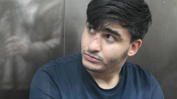 Обвиняемый в убийстве москвича из-за замечания о парковке Шахин Аббасов в зале заседаний Замоскворецкого суда (22 апреля 2024). Москвa - Sputnik Армения