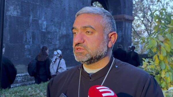 Եկեղեցին պառակտում չի ճանաչում․ Տեր Փառեն քահանա Առաքելյան - Sputnik Արմենիա