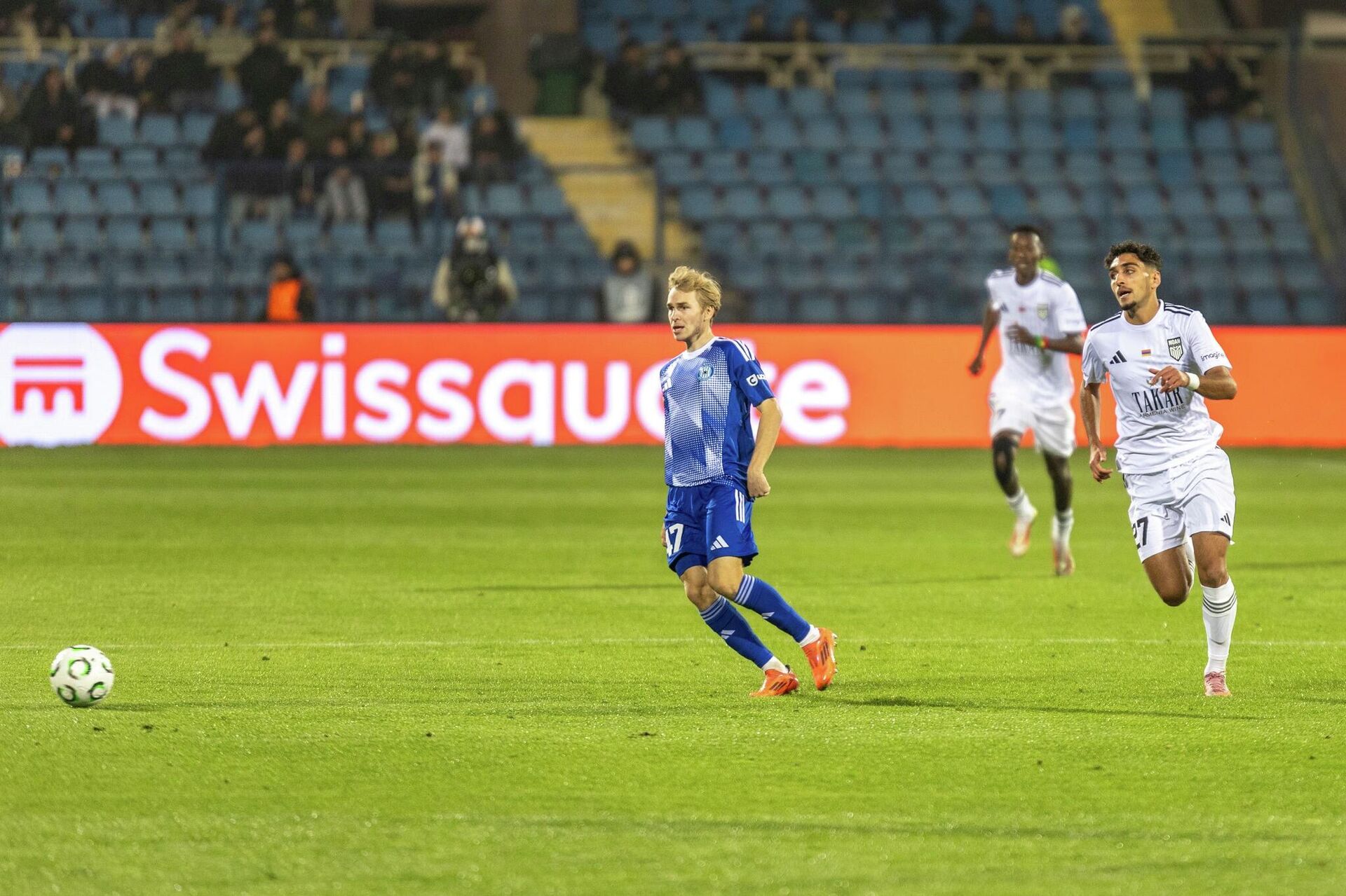 Борьба за мяч во время матча между ФК Ноа и Сигма Оломоуц в Лиге конференций УЕФА (6 ноября 2025). Еревaн - Sputnik Արմենիա, 1920, 06.11.2025