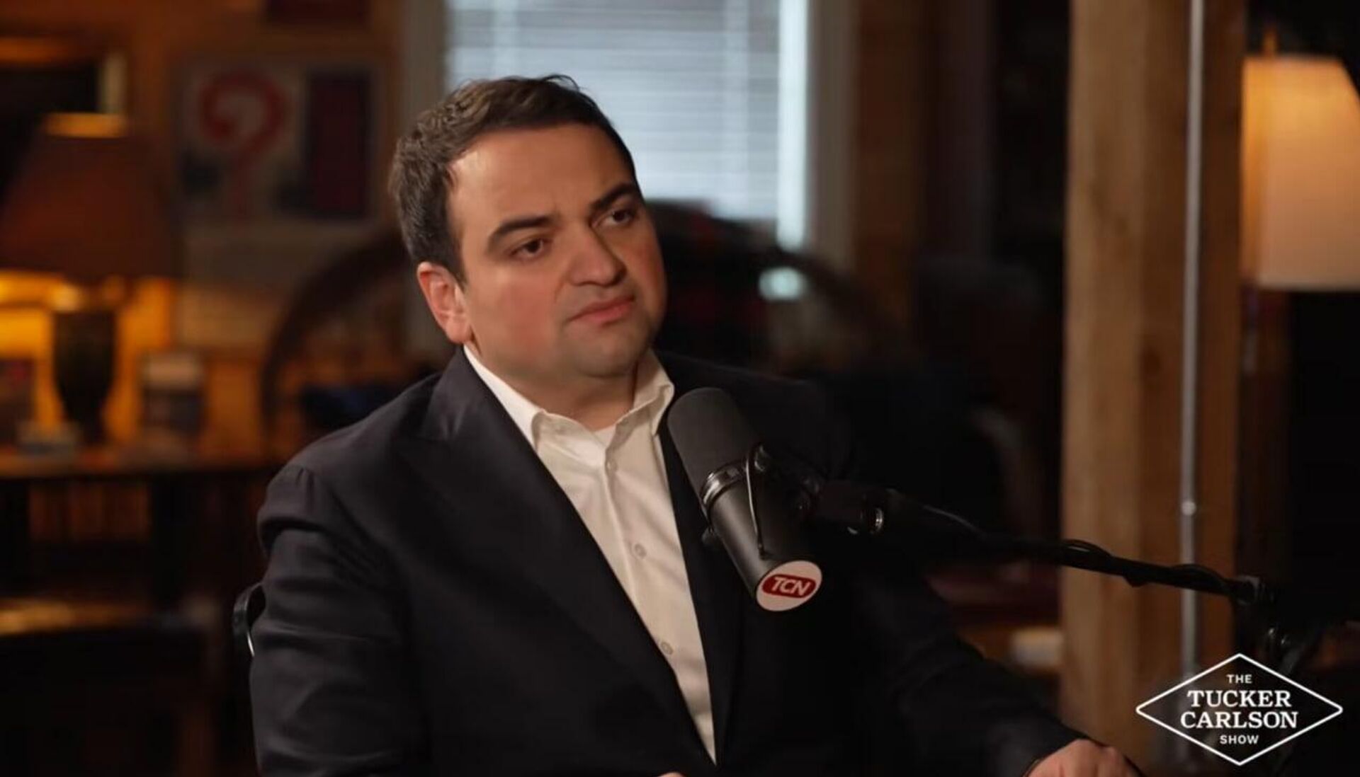 Нарек Карапетян дает интервью Такеру Карлсону (7 ноября 2025). США - Sputnik Армения, 1920, 08.11.2025