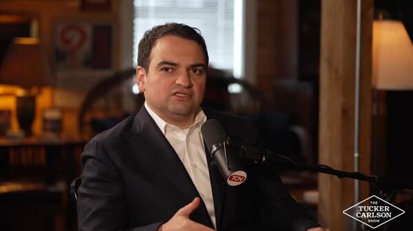 Нарек Карапетян дает интервью Такеру Карлсону (7 ноября 2025). США - Sputnik Армения