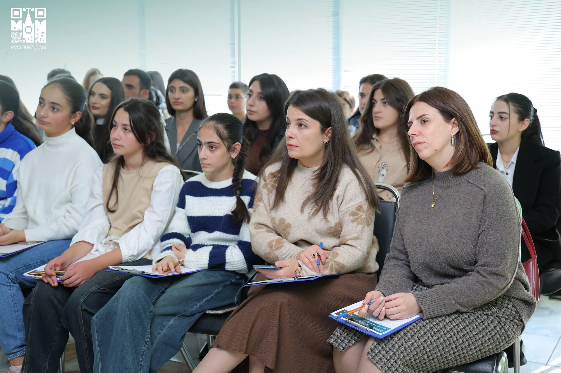 Большой этнографический диктант в Гюмри, Ванадзоре и Иджеване - Sputnik Արմենիա, 1920, 08.11.2025