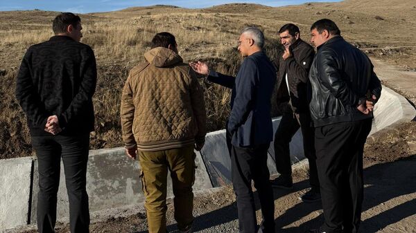 Ջրային կոմիտեի (ՋԿ) նախագահ Արամազդ Ղալամքարյանի և ՋԿ նախագահի տեղակալ Մարտիրոս Նալբանդյանի աշխատանքային այցը Սյունիք - Sputnik Արմենիա