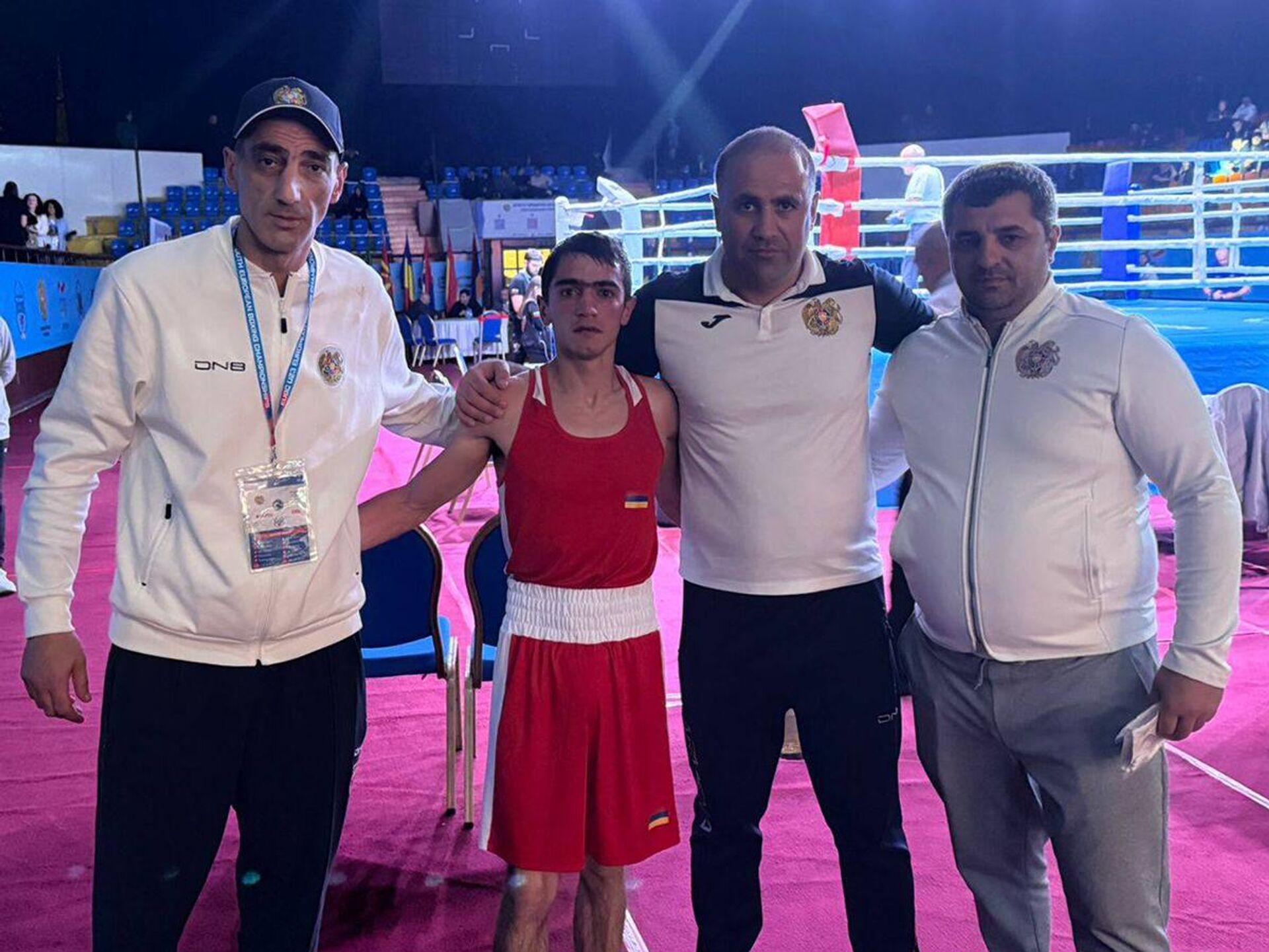 Боксер Тумас Товмасян завоевал серебро чемпионата Европы среди юношей до 23 лет (48 кг) - Sputnik Армения, 1920, 10.11.2025