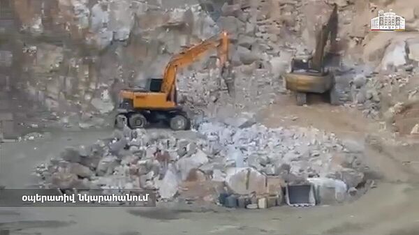 Оперативная съемка с места незаконной работы на мраморном карьере - Sputnik Армения