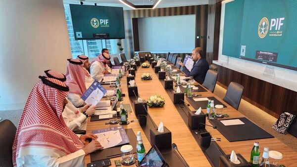 ՀՀ էկոնոմիկայի նախարար Գևորգ Պապոյանը հանդիպել է Սաուդյան Արաբիայի Հանրային ներդրումային հիմնադրամի (PIF) տնօրեն արքայազն Սաուդ բին Սուլթան Ալ Սաուդի հետ - Sputnik Արմենիա