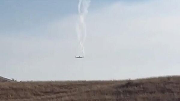 Момент падения, предположительно турецкого военного самолета на грузино-азербайджанской границе - Sputnik Армения