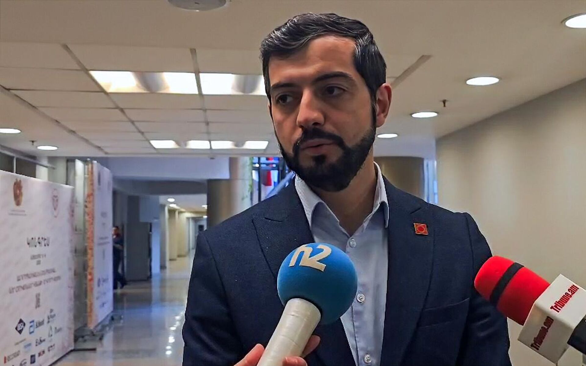 Исполнительный директор Фонда исследований цивилизации Арар Армен Хачикян отвечает на вопросы журналистов (11 ноября 2025). Еревaн - Sputnik Армения, 1920, 11.11.2025