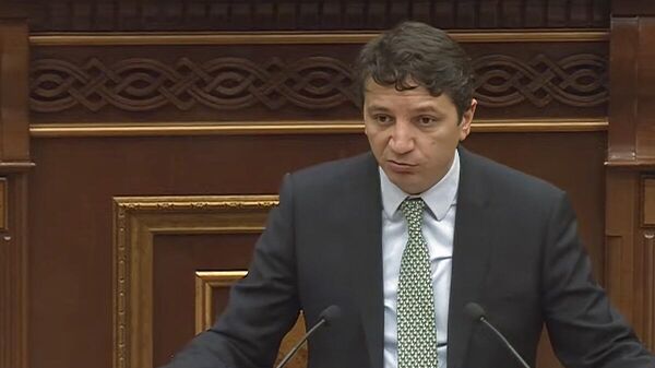 ՀՀ ֆինանսների նախարար Վահե Հովհաննիսյանը ԱԺ-ում բյուջեի նախագծի քննարկման ժամանակ - Sputnik Արմենիա