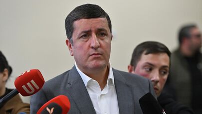 Давид Казинян на заседании КРОУ Армении по вопросу лишения ЭСА лицензии №0092 (13 ноября 2025). Еревaн