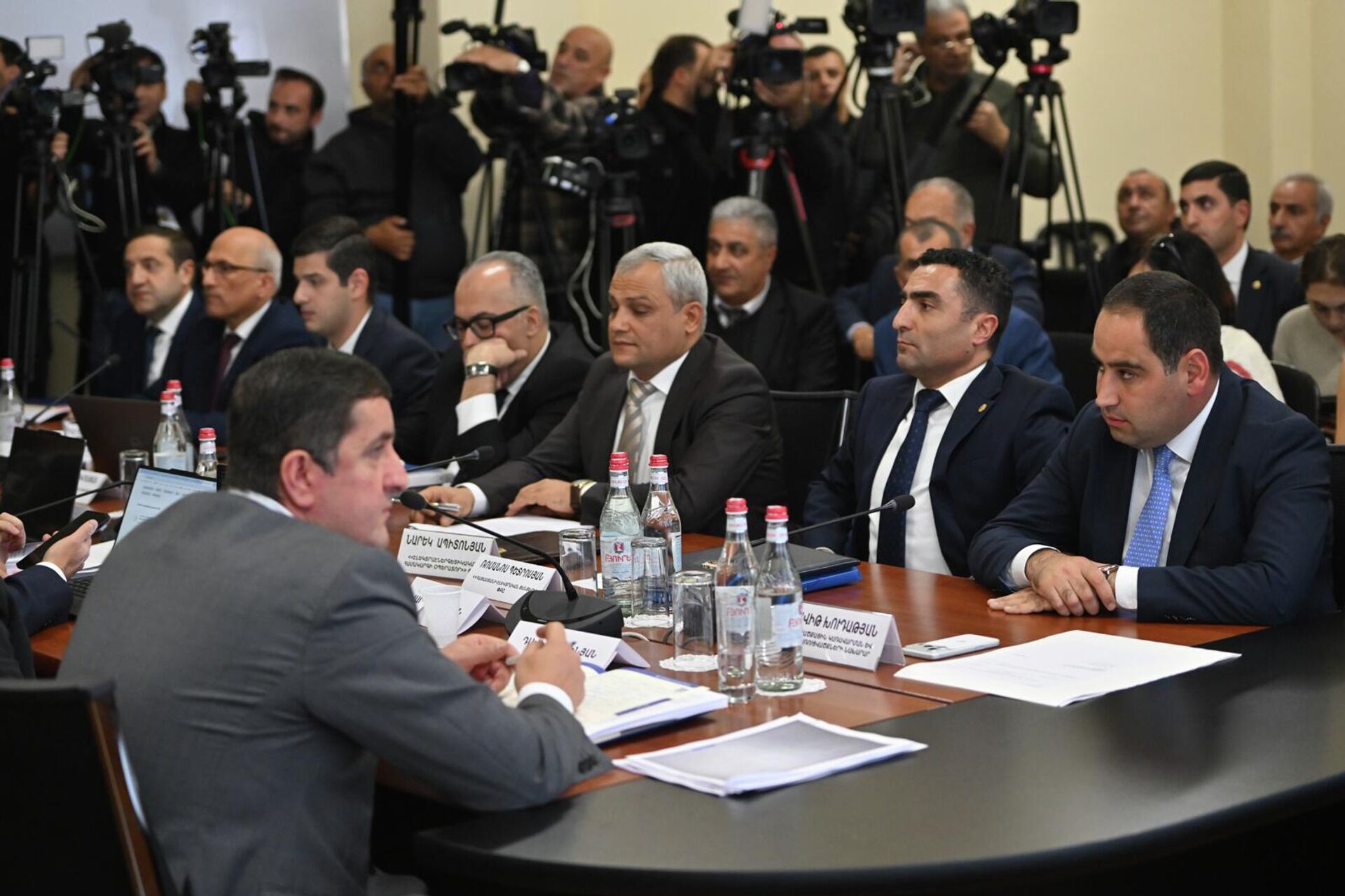 Заседание КРОУ Армении по вопросу лишения ЭСА лицензии №0092 (13 ноября 2025). Еревaн - Sputnik Армения, 1920, 13.11.2025