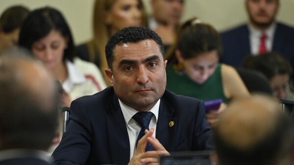 Ռոմանոս Պետրոսյան - Sputnik Արմենիա