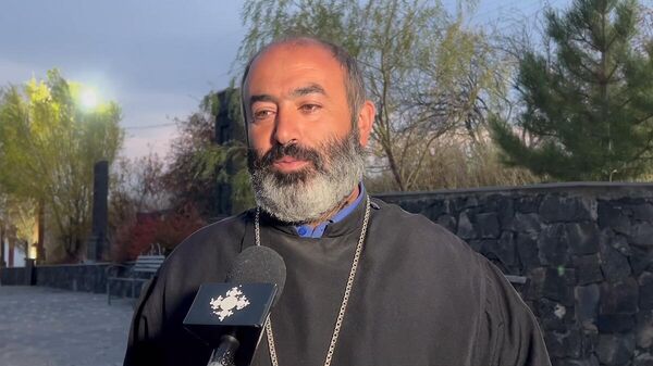 Настоятель церкви Святого Ованнеса в Бюракане Тер Вртанес Багалян - Sputnik Армения
