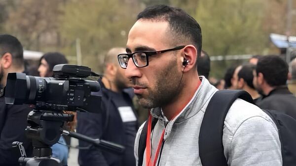 Журналист AntiFake.am Ишхан Хосровян - Sputnik Армения