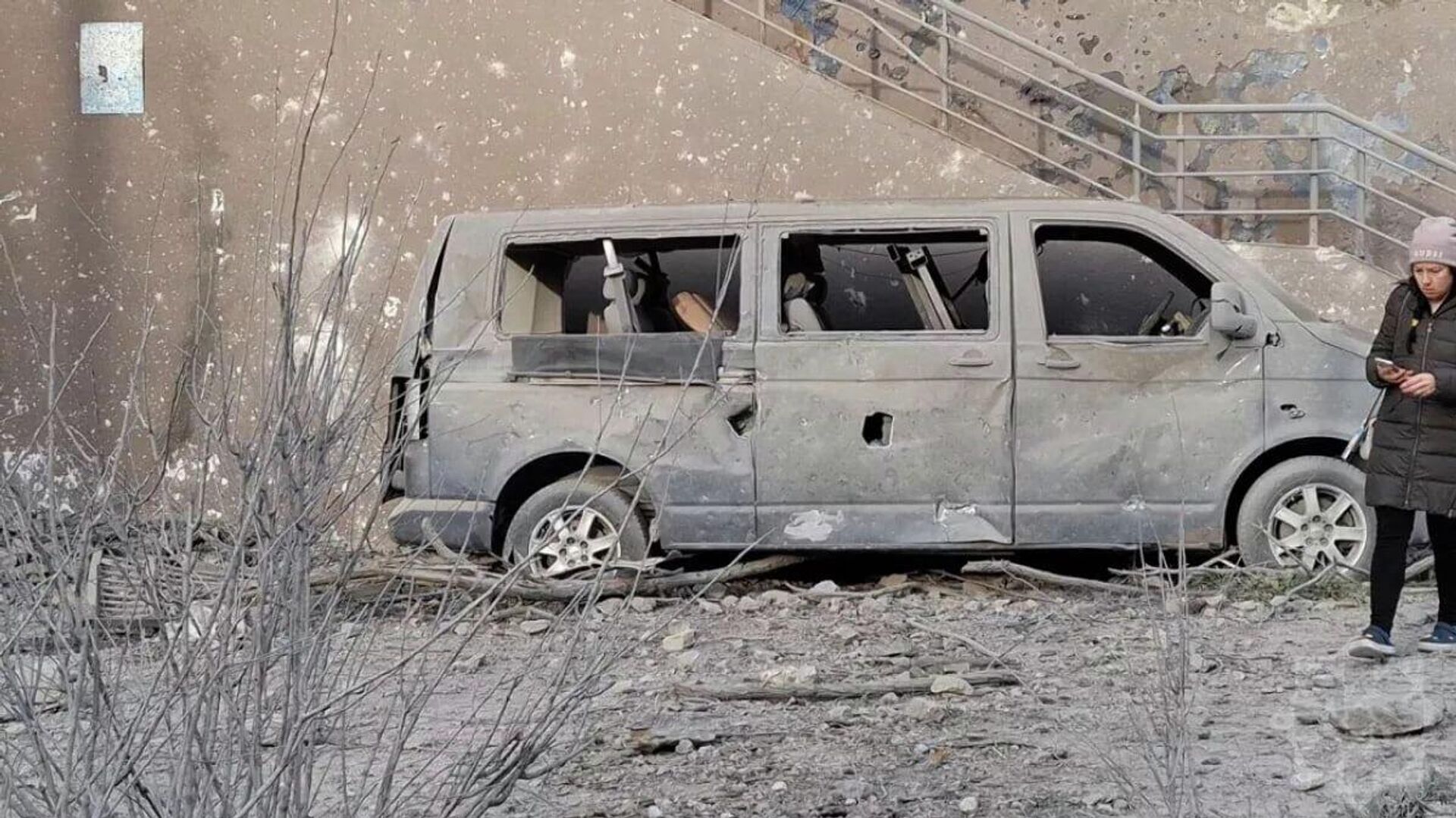 Повреждения у посольства Азербайджана в Киеве - Sputnik Армения, 1920, 14.11.2025