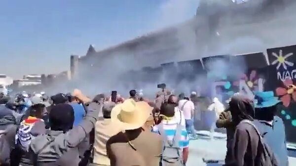 Противники президента Мексики Клаудии Шейнбаум вышли на улицы Мехико - Sputnik Армения