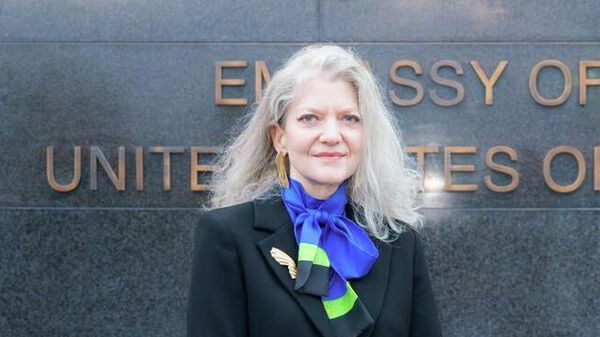 Посол США Кристина Куинн приняла помощника госсекретаря США по политическим вопросам Элисон Хукер (17 ноября 2025). Еревaн - Sputnik Армения