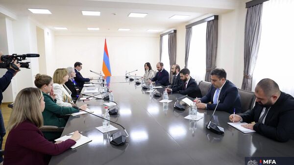 ՀՀ ԱԳ նախարար Արարատ Միրզոյանն այսօր հանդիպել է ԱՄՆ պետքարտուղարի քաղաքական հարցերով տեղակալ Ալիսոն Հուքերի հետ - Sputnik Արմենիա