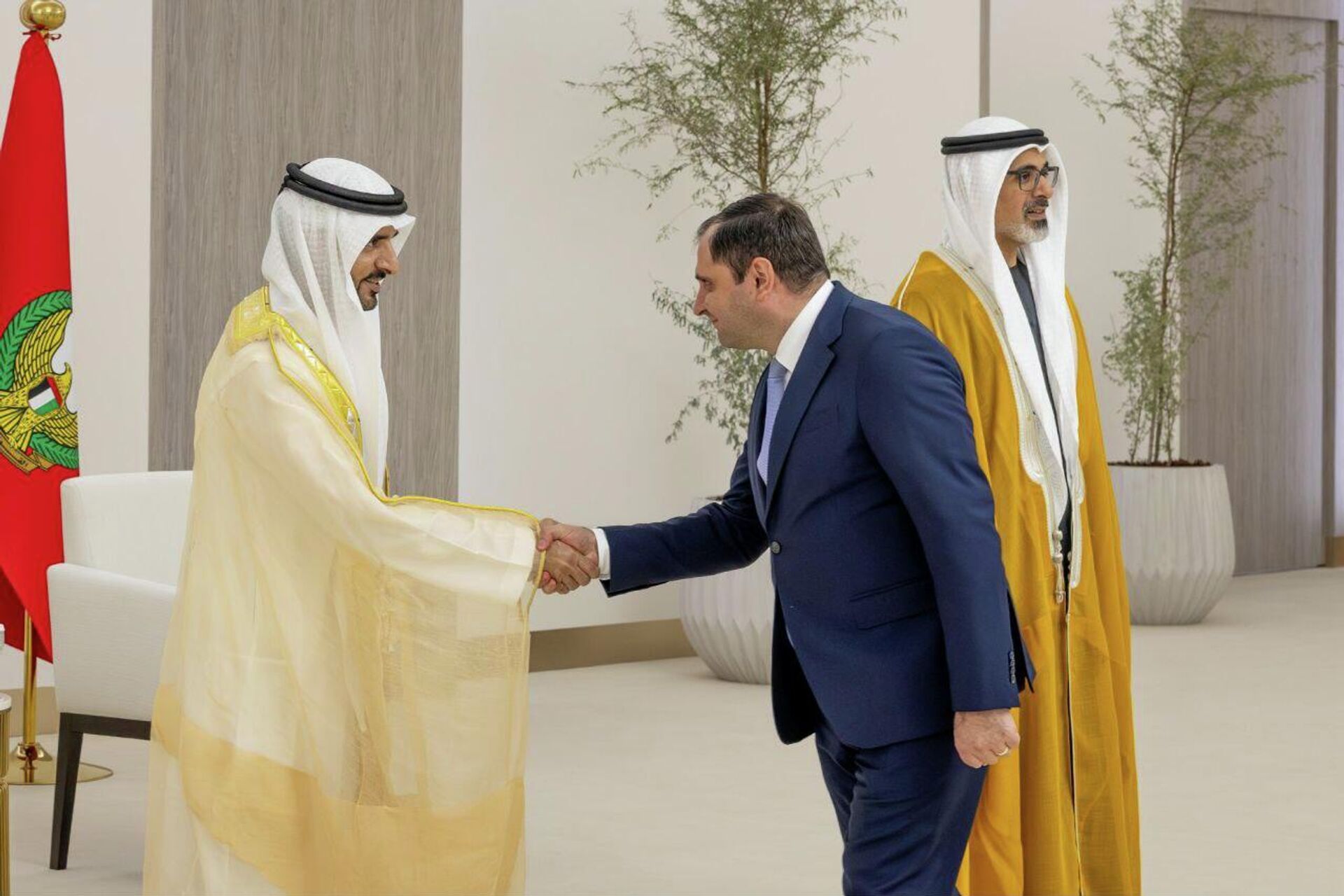 В рамках рабочего визита в Объединенные Арабские Эмираты министр обороны РА Сурен Папикян 17 ноября встретился с вице-премьером ОАЭ, министром обороны, наследным принцем Дубая, Его Высочеством шейхом Хамданом бин Мухаммедом бин Рашидом Аль-Мактумом - Sputnik Արմենիա, 1920, 17.11.2025