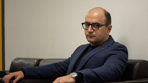 Руководитель парламентской фракции Честь имею Айк Мамиджанян Руководитель парламентской фракции Честь имею Айк Мамиджанян - Sputnik Армения