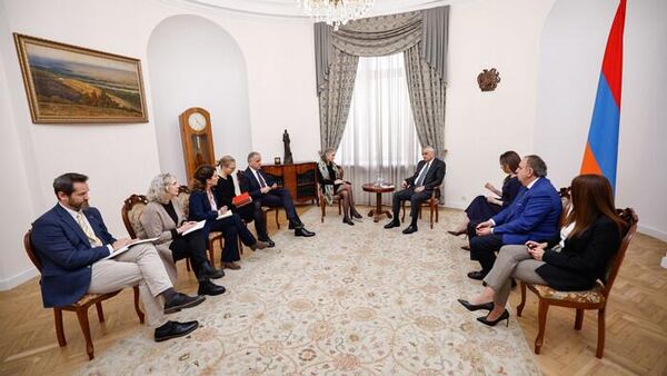 Փոխվարչապետ Մհեր Գրիգորյանն ընդունել է Հարավային Կովկասի և Վրաստանում ճգնաժամի հարցերով ԵՄ հատուկ ներկայացուցիչ Մագդալենա Գրոնոյին - Sputnik Արմենիա