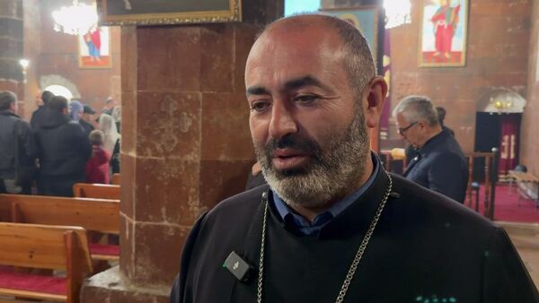 Отец Вртанес Багалян, духовный пастырь церкви Св. Оганеса в Бюракане - Sputnik Армения