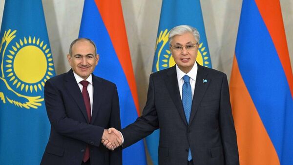 Նիկոլ Փաշինյանն ու Կասիմ–Ժոմարտ Տոկաևը - Sputnik Արմենիա