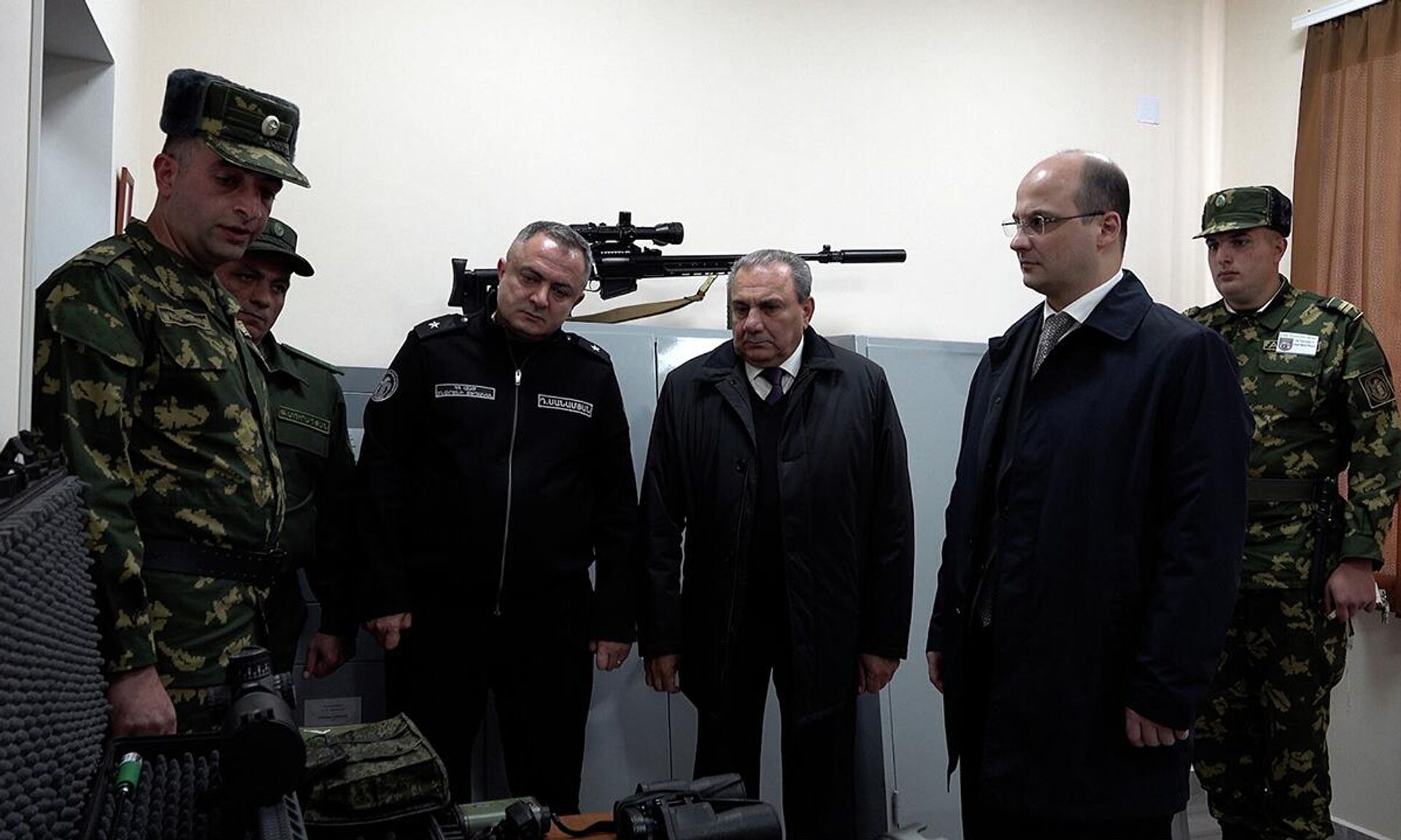 Директор Службы национальной безопасности Андраник Симонян, заместители директора Арам Акопян, командующий Пограничными войсками Давид Санамян и полковник Гарик Мурадян приняли участие в церемонии открытия пограничных застав Корнидзор, Хндзореск и Арташен (23 ноября 2025) - Sputnik Արմենիա, 1920, 23.11.2025