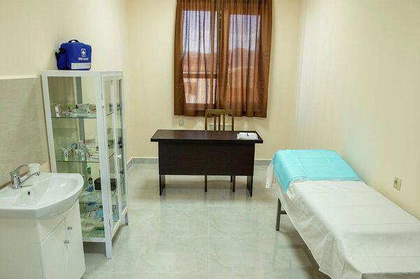 Директор Службы национальной безопасности Андраник Симонян, заместители директора Арам Акопян, командующий Пограничными войсками Давид Санамян и полковник Гарик Мурадян приняли участие в церемонии открытия пограничных застав Корнидзор, Хндзореск и Арташен (23 ноября 2025) - Sputnik Армения