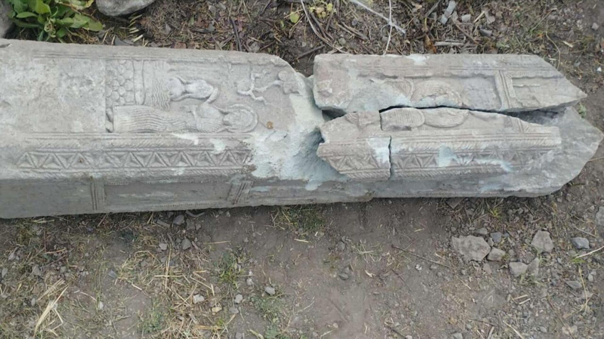 Լեռնահովիտ համայնքում բացառիկ կոթող է հայտնաբերվել Լեռնահովիտ համայնքում բացառիկ կոթող է հայտնաբերվել - Sputnik Արմենիա, 1920, 25.11.2025