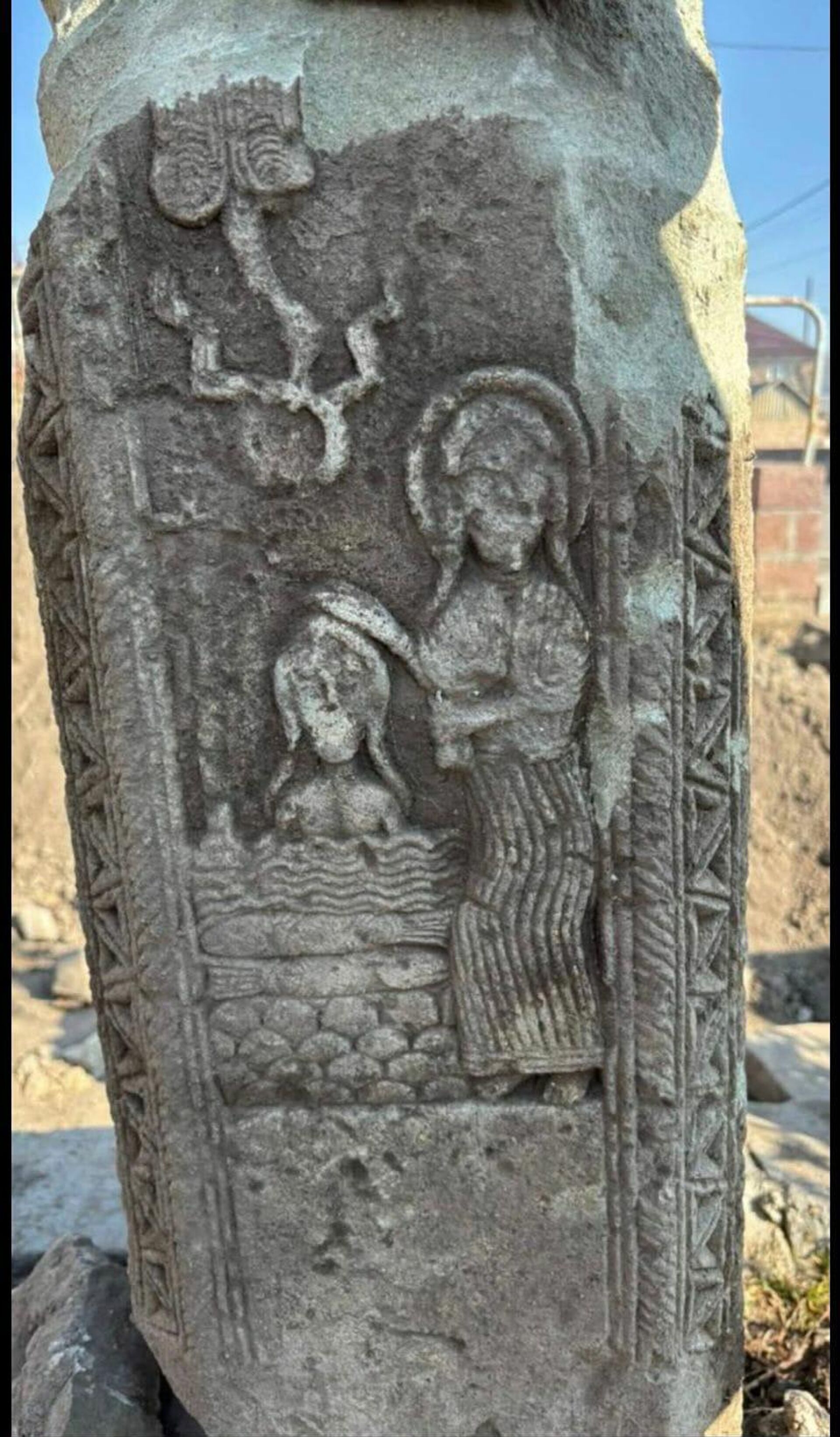 В общине Лернаовит Лорийской области был обнаружен исключительный скульптурный памятник В общине Лернаовит Лорийской области был обнаружен исключительный скульптурный памятник - Sputnik Արմենիա, 1920, 25.11.2025