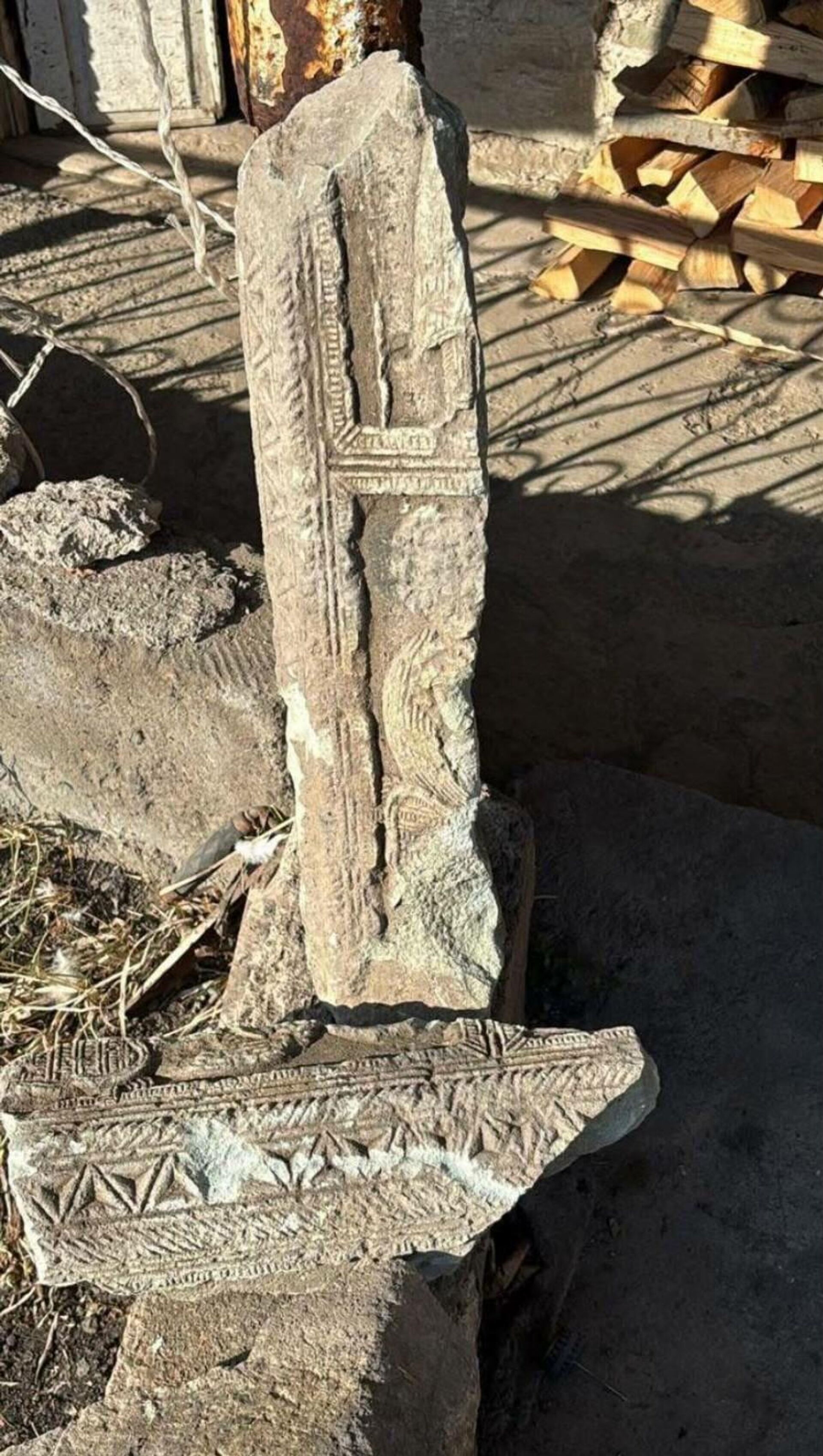 В общине Лернаовит Лорийской области был обнаружен исключительный скульптурный памятник В общине Лернаовит Лорийской области был обнаружен исключительный скульптурный памятник - Sputnik Արմենիա, 1920, 25.11.2025