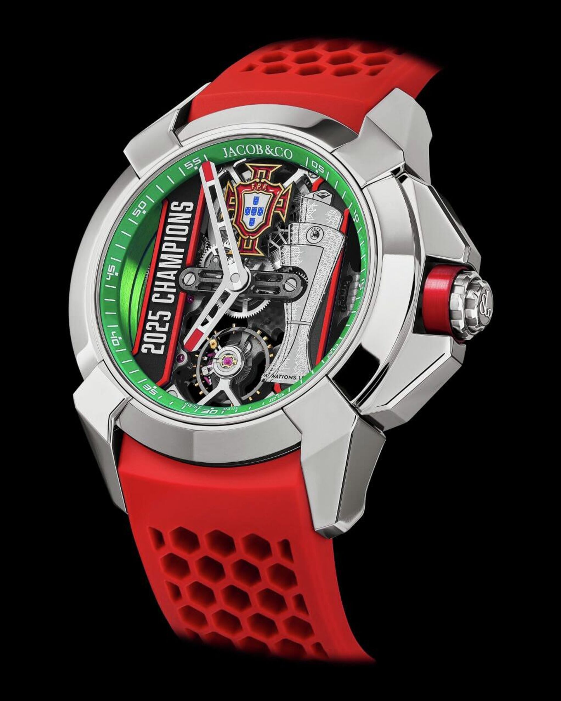 Роналду подарил часы всем партнерам по сборной Португалии - Sputnik Армения, 1920, 26.11.2025