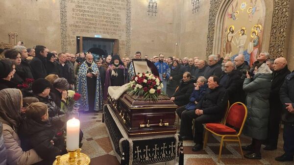 Մոսկվայի հայկական եկեղեցում Նիկիտա Սիմոնյանի հոգեհանգստի արարողությունն է - Sputnik Արմենիա