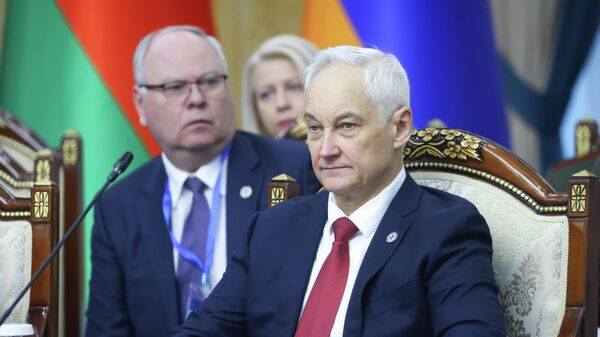 Министр обороны РФ Андрей Белоусов во время совместного заседания Совета министров иностранных дел, Совета министров обороны и Комитета секретарей советов безопасности ОДКБ (27 ноября 2025). Бишкек - Sputnik Армения
