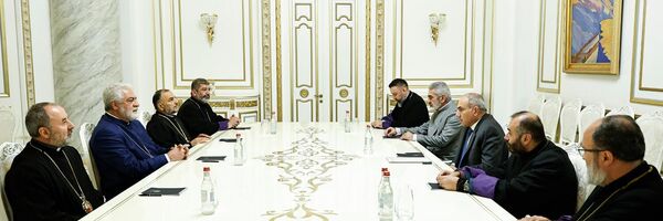 Премьер-министр Никол Пашинян встретился с епископами ААЦ (27 ноября 2025). Еревaн Премьер-министр Никол Пашинян встретился с епископами ААЦ (27 ноября 2025). Еревaн - Sputnik Արմենիա