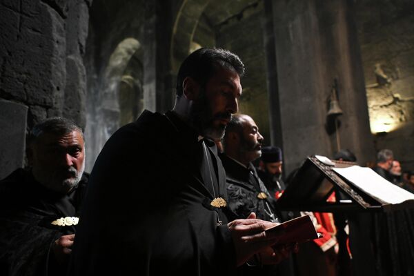 Միասնական աղոթք Ապարանի Սուրբ Խաչ եկեղեցում - Sputnik Արմենիա