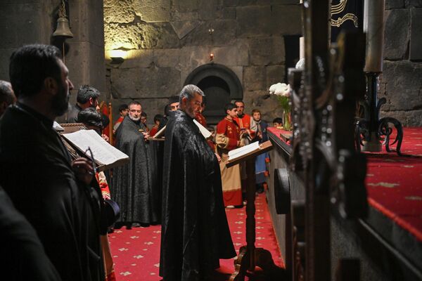 Միասնական աղոթք Ապարանի Սուրբ Խաչ եկեղեցում - Sputnik Արմենիա