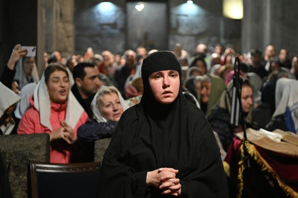 Միասնական աղոթք Ապարանի Սուրբ Խաչ եկեղեցում - Sputnik Արմենիա