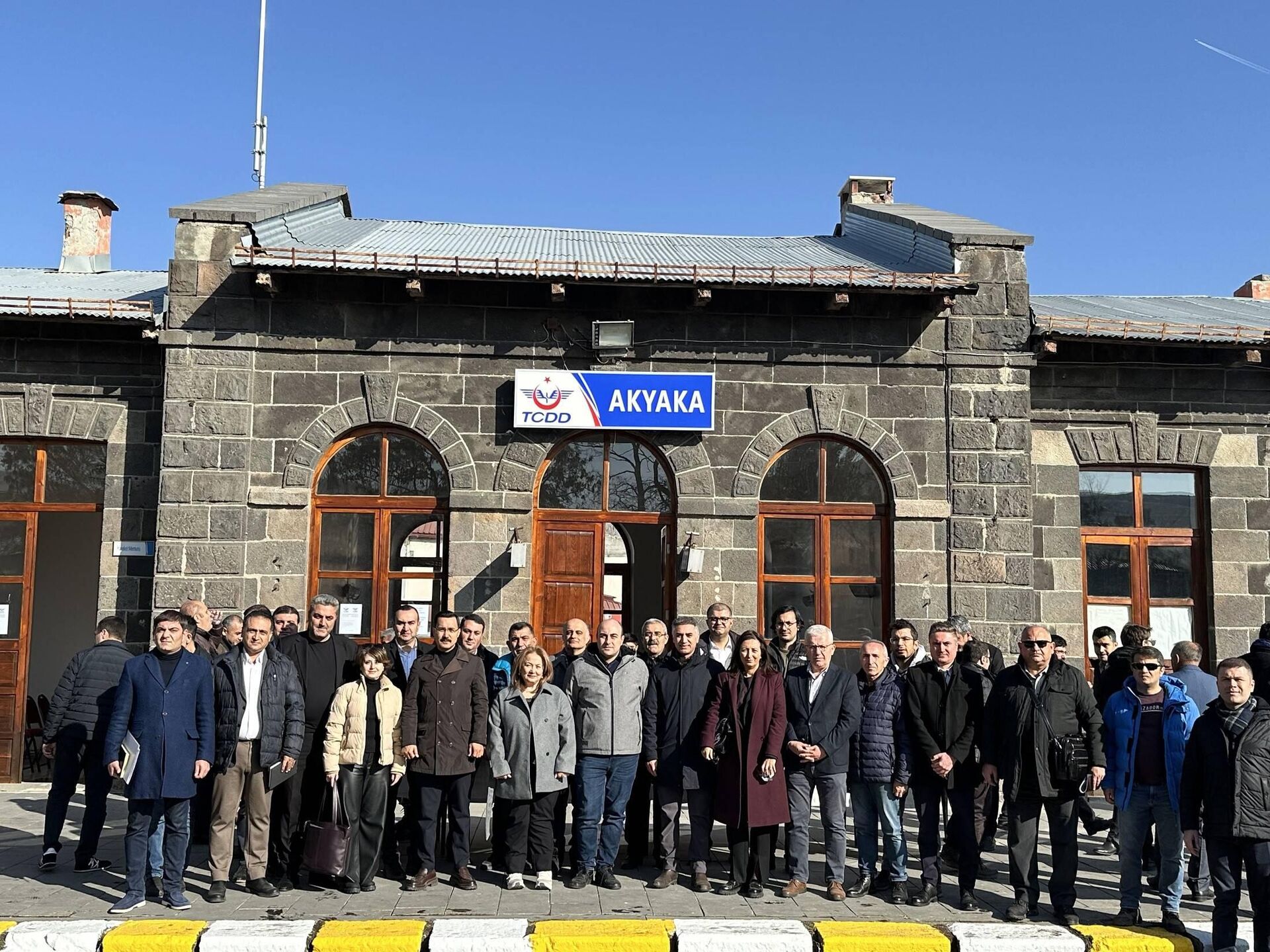 В соответствии с договоренностями, достигнутыми в ходе встреч спецпредставителей процесса нормализации отношений между Арменией и Турцией, на контрольно-пропускном пункте Ахурик-Акьяка на армяно-турецкой границе и в городе Гюмри состоялась встреча представителей соответствующих ведомств двух стран (28 ноября 2025) - Sputnik Արմենիա, 1920, 28.11.2025