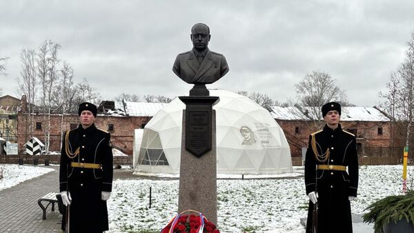 Կրոնշտադտում բացվել է ծովակալ Իսակովի կիսանդրին - Sputnik Արմենիա
