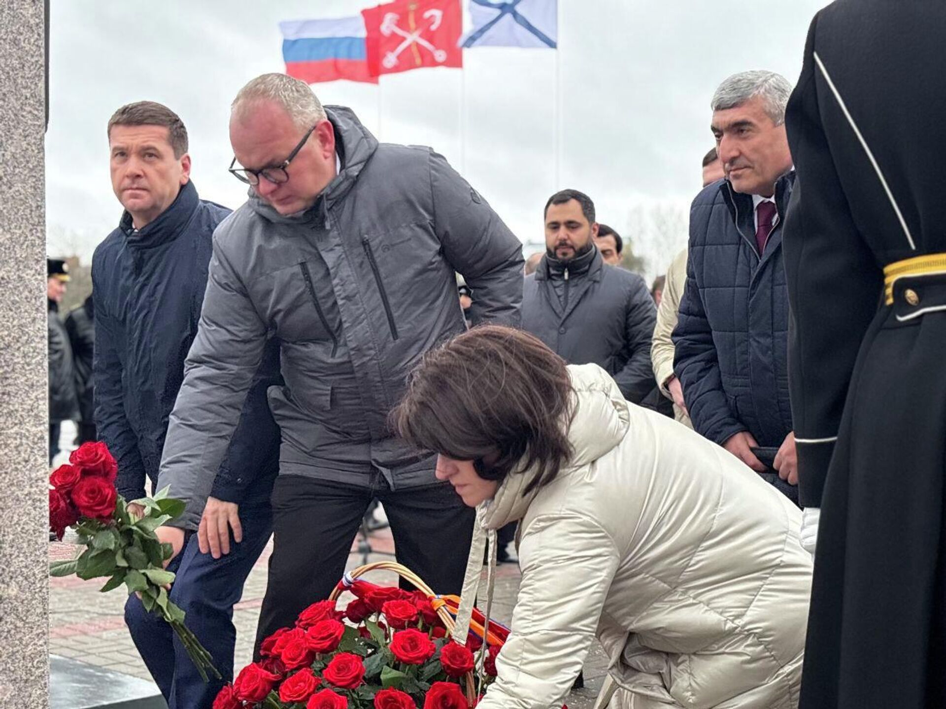 Алексей Санлыков на церемонии открытия бюста великого полководца, адмирала Исакова в аллее адмиралов в крепости Кронштадт (28 ноября 2025). Санкт-Петербург - Sputnik Արմենիա, 1920, 28.11.2025