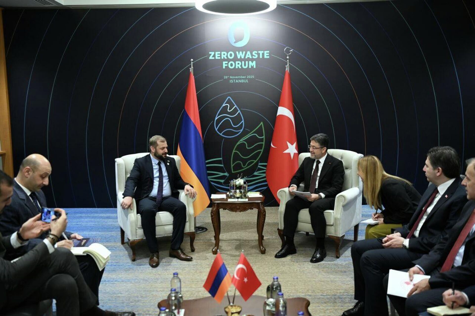 Министр экономики Геворг Папоян на встрече с министром сельского и лесного хозяйства Турции Ибрагимом Юмаклы (29 ноября 2025). Стамбул - Sputnik Արմենիա, 1920, 29.11.2025