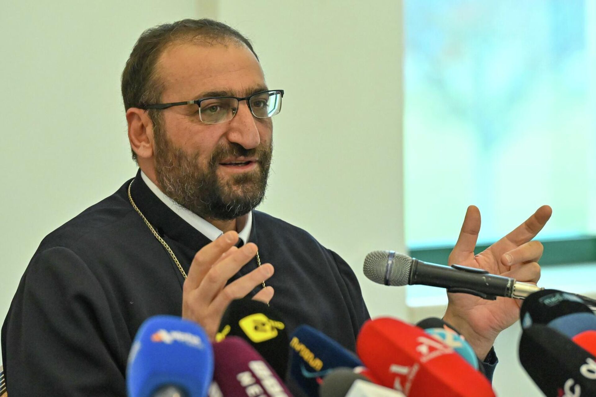 Архиепископ Аршак Хачатрян во время пресс-конференции (1 декабря 2025). Эчмиадзин - Sputnik Армения, 1920, 30.12.2025