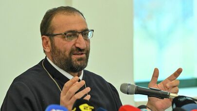 Архиепископ Аршак Хачатрян во время пресс-конференции (1 декабря 2025). Эчмиадзин