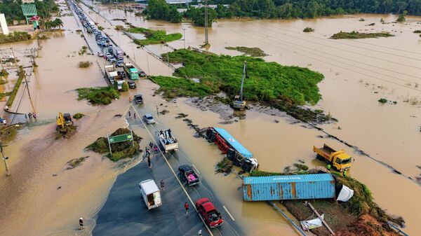Вид с высоты на последствия наводнений в Таиланде  - Sputnik Армения