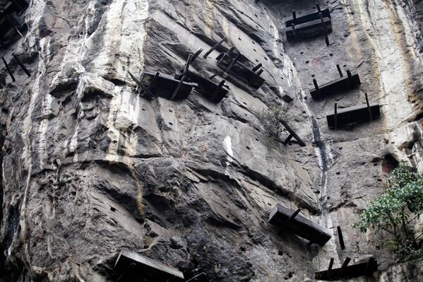 Подвесные гробыСычуань, Китай - Sputnik Армения