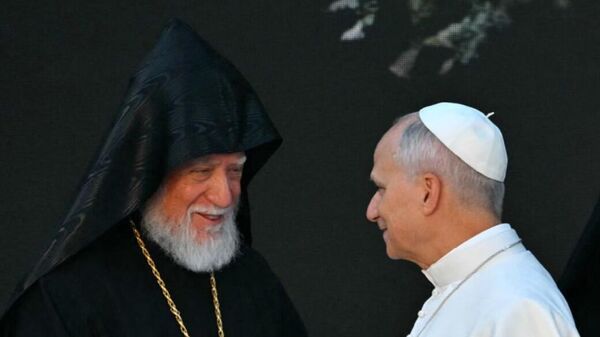 Католикос Великого Дома Киликийского Арам Первый во время визита Папы Римского (30 ноября - 2 декабря 2025). Ливан - Sputnik Армения