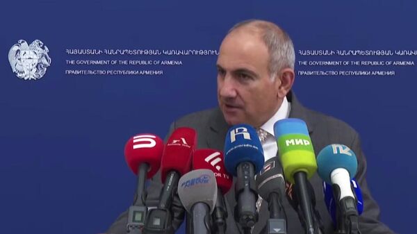 Пашинян не исключает, что СНБ может «попросить» священников не упоминать имя Католикоса - Sputnik Армения